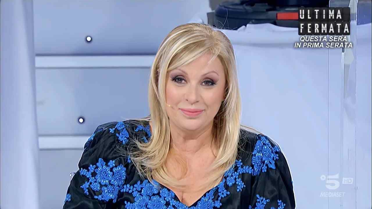 Tina Cipollari entusiasta - Political24