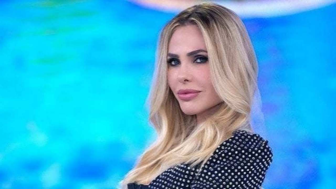 Ilary Blasi: il commento di Selvaggia Lucarelli - Arlex 