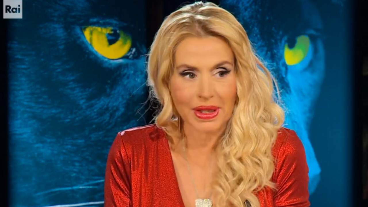 Valeria Marini irriconoscibile Tale e Quale Show Arlex.it