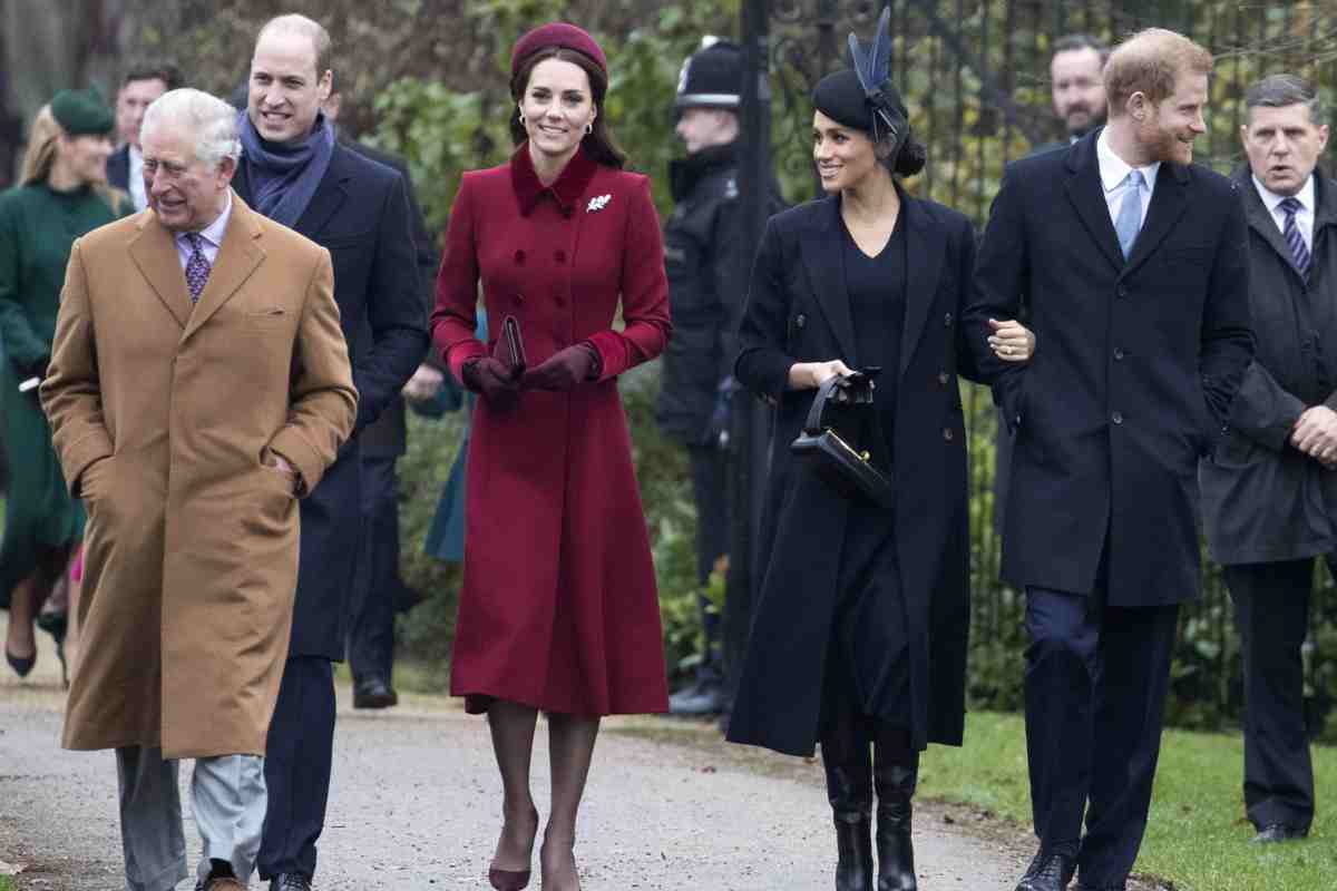 Famiglia Reale passeggia