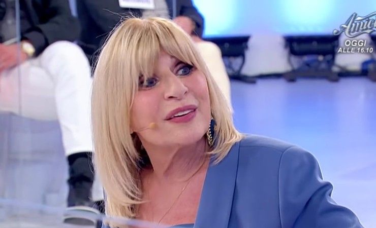 Gemma rivela i dettagli hot sull'esterna con Silvio