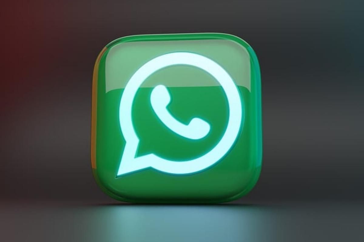 Whatsapp, these groups are self destructing: just hit a button and you’re all lost