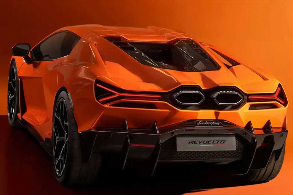 Lamborghini presenta il nuovo gioiello da 1000 cavalli