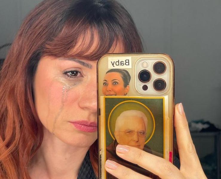 Andrea Delogu, la foto in lacrime condivisa sui social