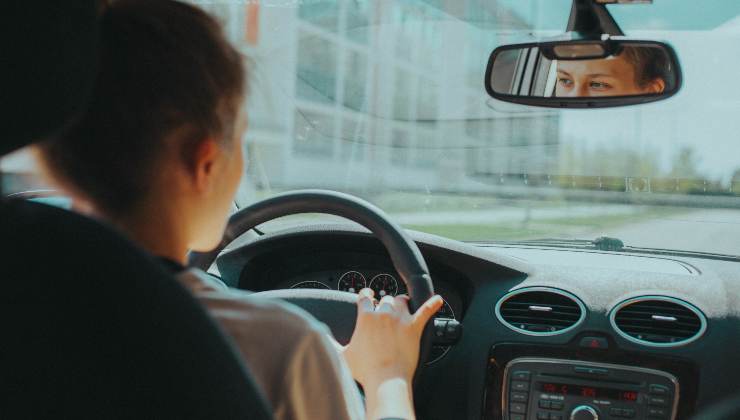 I furbi usano questi metodi per risparmiare sul costo dell'assicurazione auto