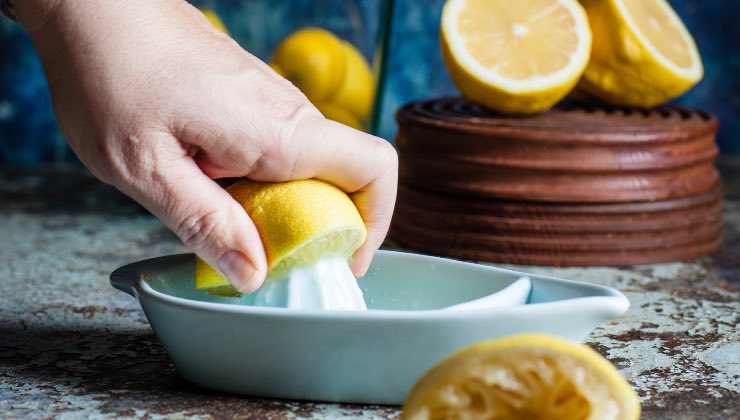 Succo del limone, fate così e lo otterrete senza tagliarlo a metà