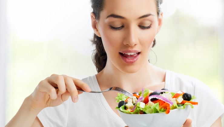 Mangiare sano e falsi miti: i cibi che si pensa siano adatti alla dieta